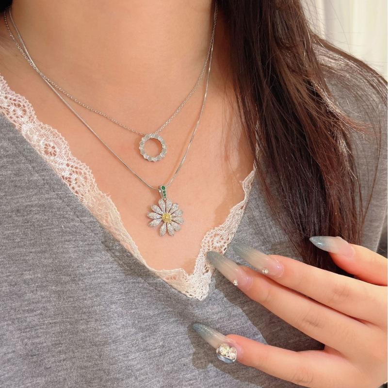 Gd Same Full Diamond Daisy Necklace, Light Luxury, Niche Design, Exquisite Simplicity, High-End Sense Of Collarbone Chain Woman