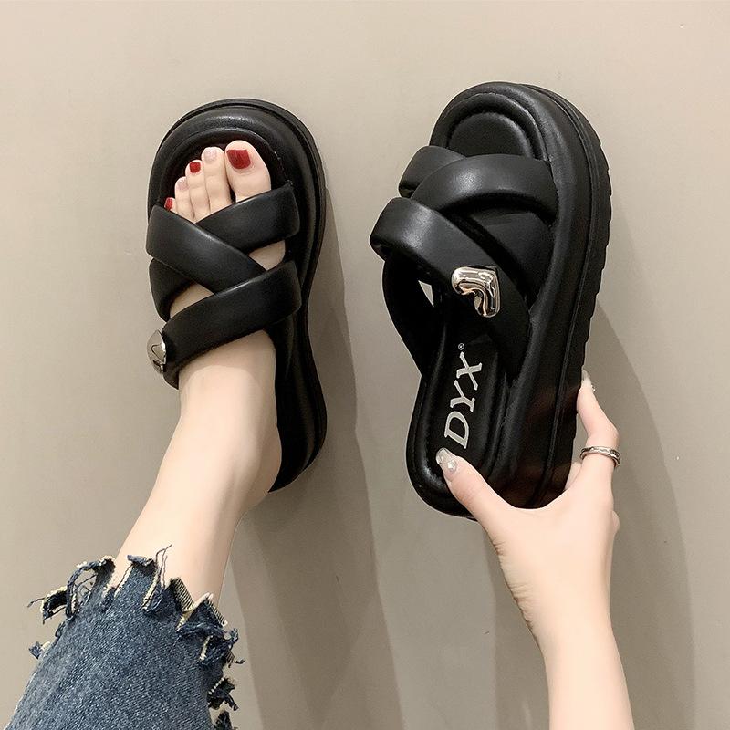 Премиальные толстые классные тапочки женские летние 2025 года новые интернет знаменитости розовые феи стиль любовь маленькие тапочки-булочки