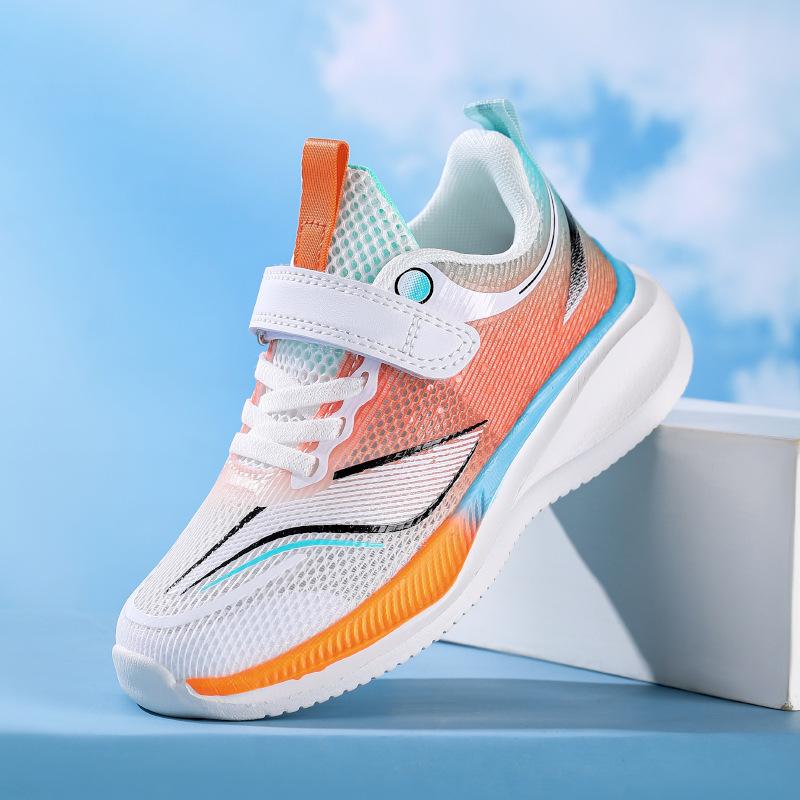 Spring and summer 2025 new mesh breathable boys' running shoes medium and large children's lightweight and versatile children's casual sports shoes