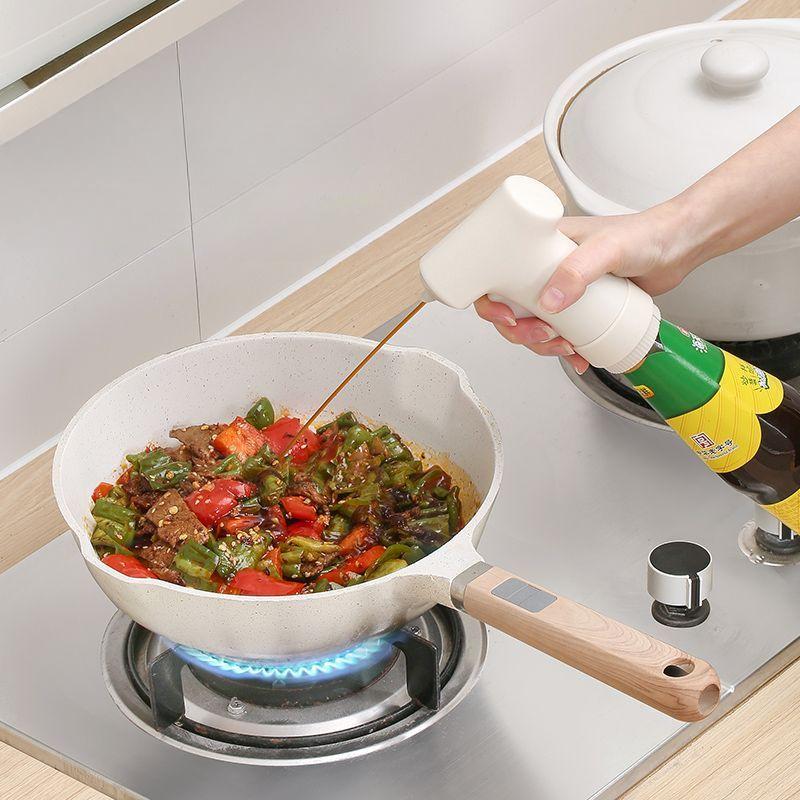 Экструдер для устричного соуса. Расход масла. Инструменты для прессования. Бытовая бутылка для масла. Бутылка для приправ. Головка насоса. Специальная пищевая продукция.