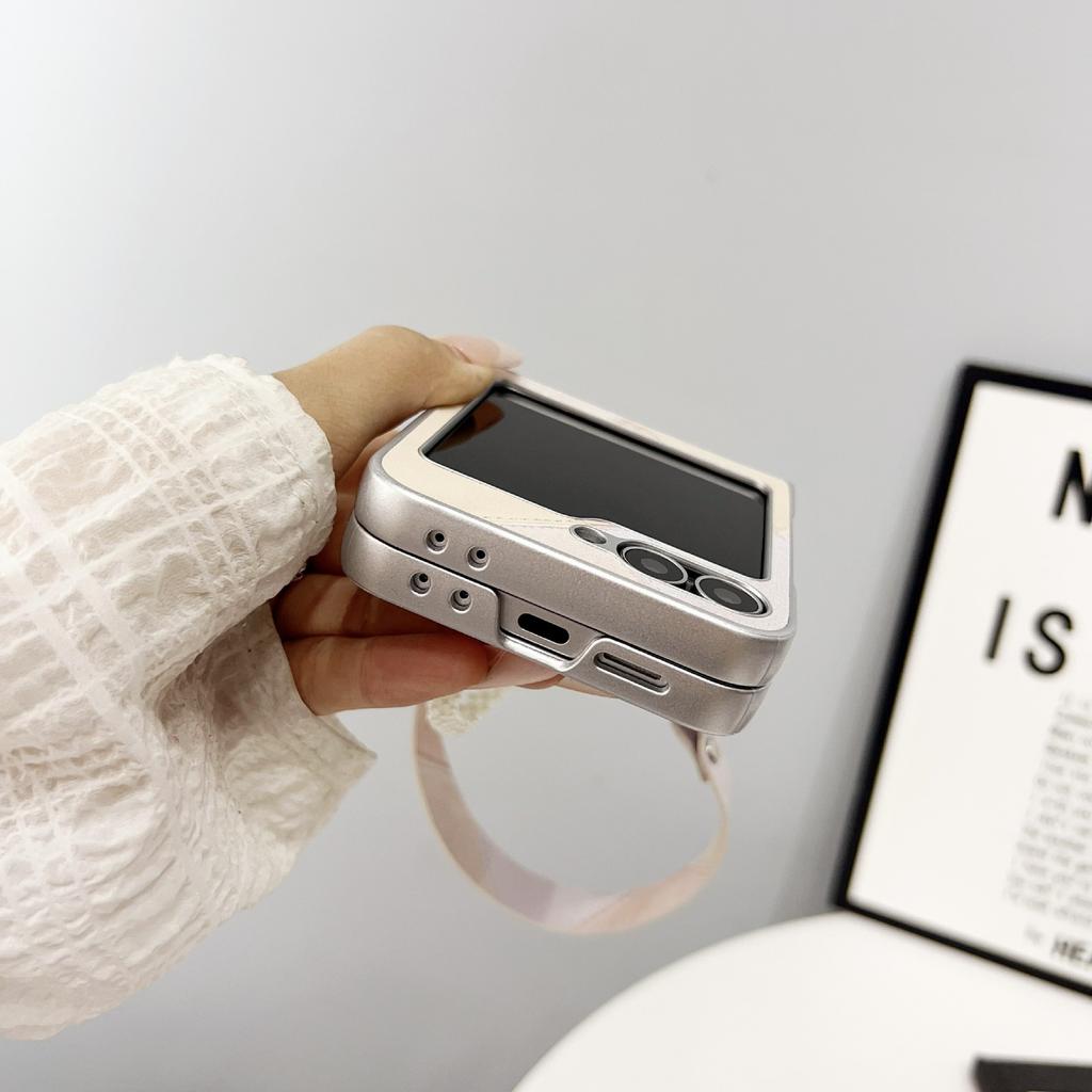 For Samsung Galaxy Z Flip7 FE 5G/Z Flip6 5G Case Retro Rhombus PU + PC Phone Cover with Love Pendant and Strap
