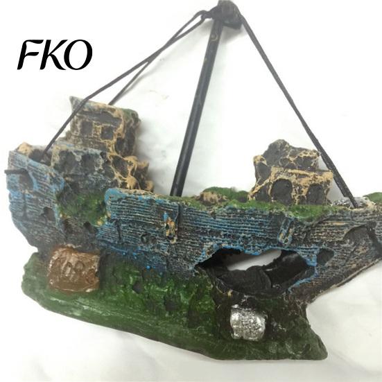 Durable Aquarium Sculpture Ornament, Solid Resin Sunken Ship Decoration with Hollow Holes, Fish Tank Accessory Landscaping Decor for