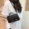 Spring New Fashion Versatile Shoulder Messenger Bag High Sense Light Luxury Versatile Hand Bag Small Square Bag