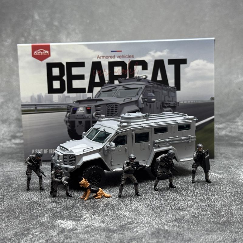 MVA models литой Коллекция Масштаб 1/64 Бронированный автомобиль SWAT с фигуркой Модель автомобиля из сплава Для праздничных подарков Подарки компании