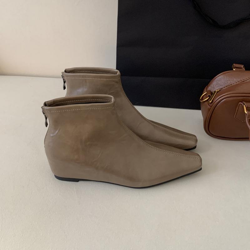 Европейско-американские короткие ботинки с квадратным носком женские 2025 осень-зима новые женские ботинки модные на внутренней платформе тонкие ботинки нишевый дизайн