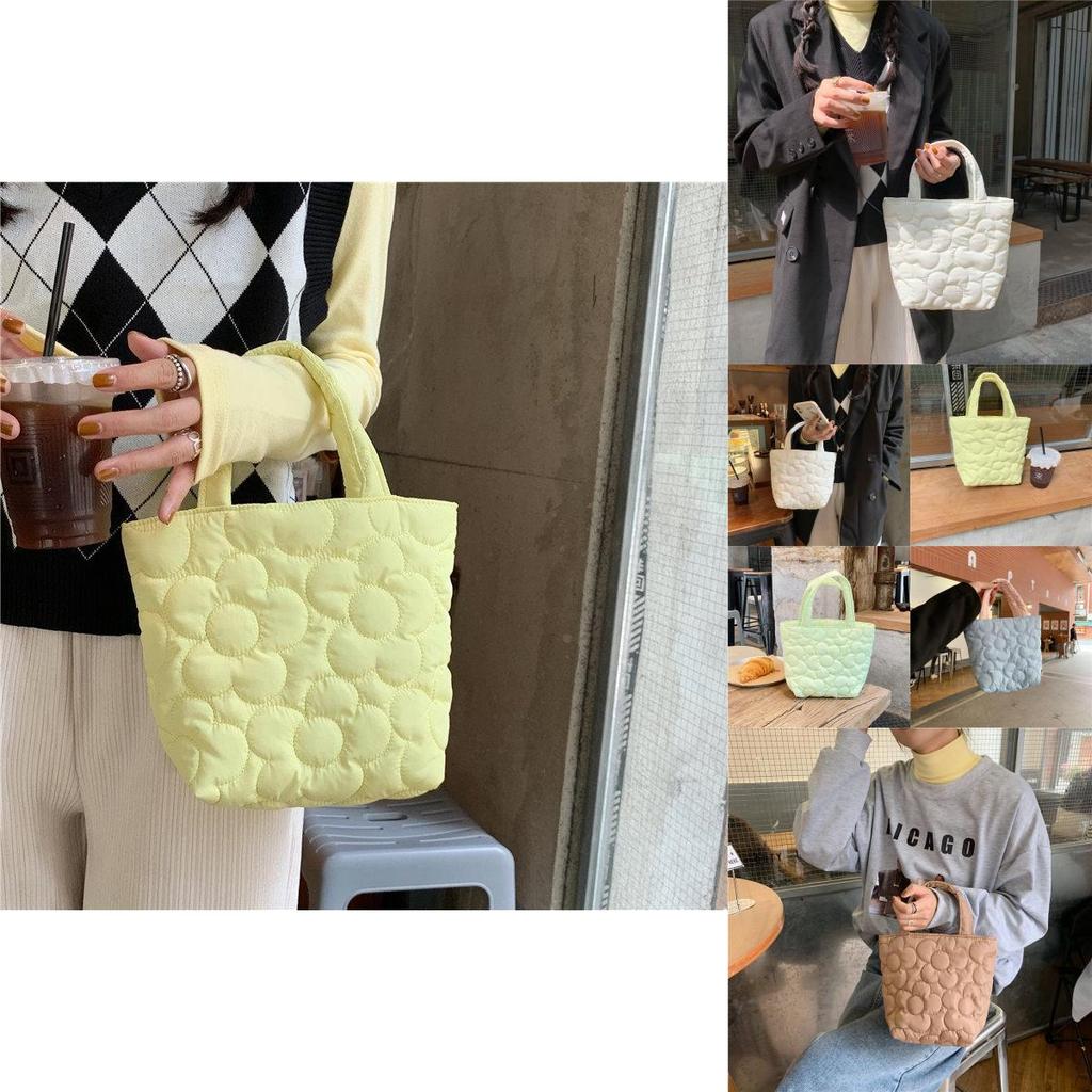 Стильная стеганая сумка-тоут для перекусов и детских вещей, идеально подходящая для ежедневного использования мамой.