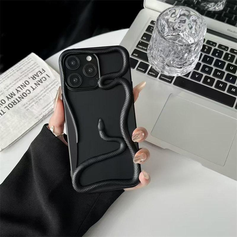 2025 Cool Dark 3D Snake Hollow Out Case For iPhone 16 15 14 13 11 12 Pro Max Ins Fashion Boy Girl Electroplated Soft Cover Gift