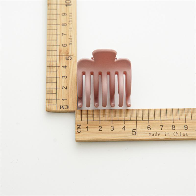 Matte Surface Earth Tone Hair Grip Minimalist Solid Color Multi Claws Design Professional Non Slip Holding Styling Fixer