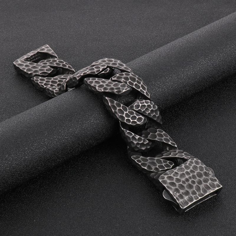 European And American Retro Boiled Black -Knocking Titanium Steel Men 'S Bracelet