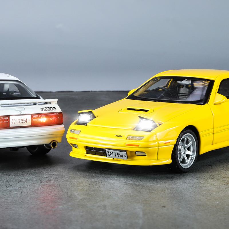 1/32 Модель автомобиля из сплава Mazda RX7 Литые игрушки Транспортные средства Детский подарок для мальчиков Звук и свет Коллекция Миниатюрный автомобиль Домашний декор