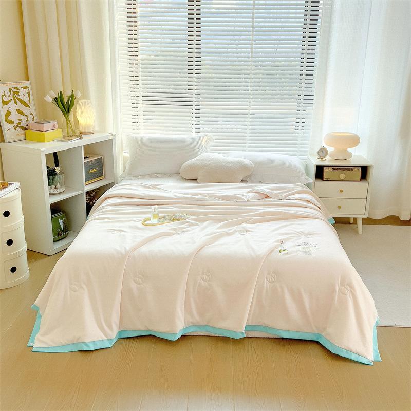 New Class a Soybean Fiber Summer Quilt Washable Air Conditioning Quilt Lightweight Breathable