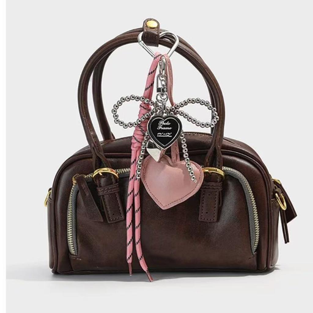 Стильный брелок-бантик с подвеской в виде сердца из искусственной кожи, плетеный шнурок для ключей, аксессуар для студентов и повседневного использования