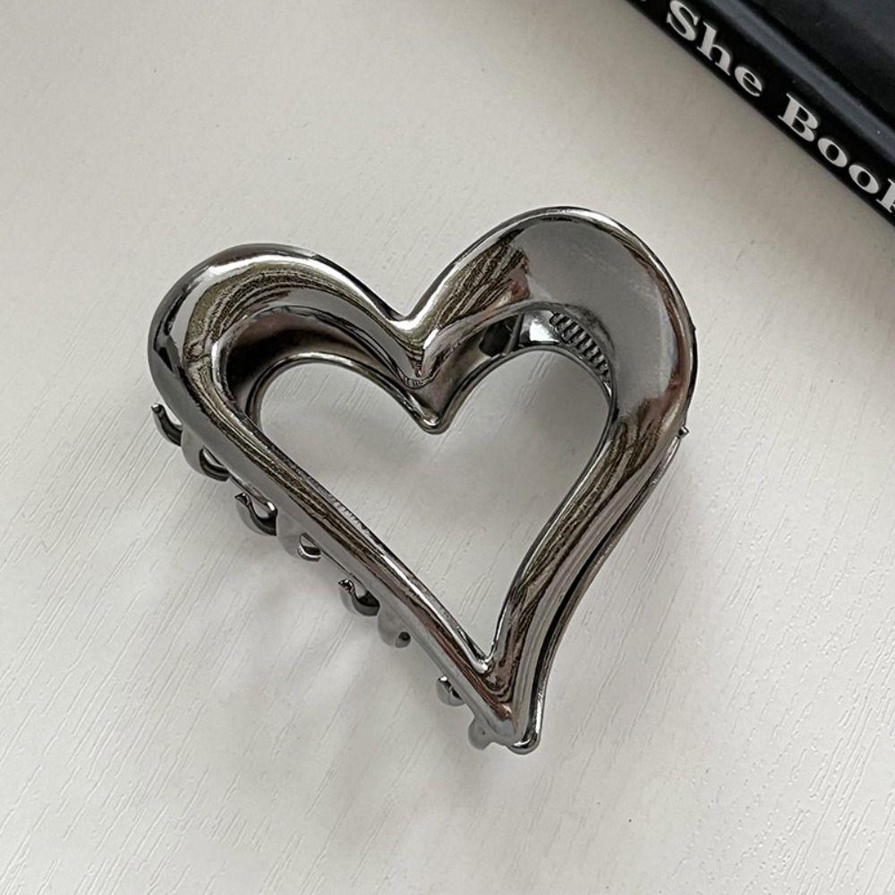 Hollow Love Heart Metal Hair Claw Y2k Geometric Shark Clip Sweet Ponytail Claw Clip Girl