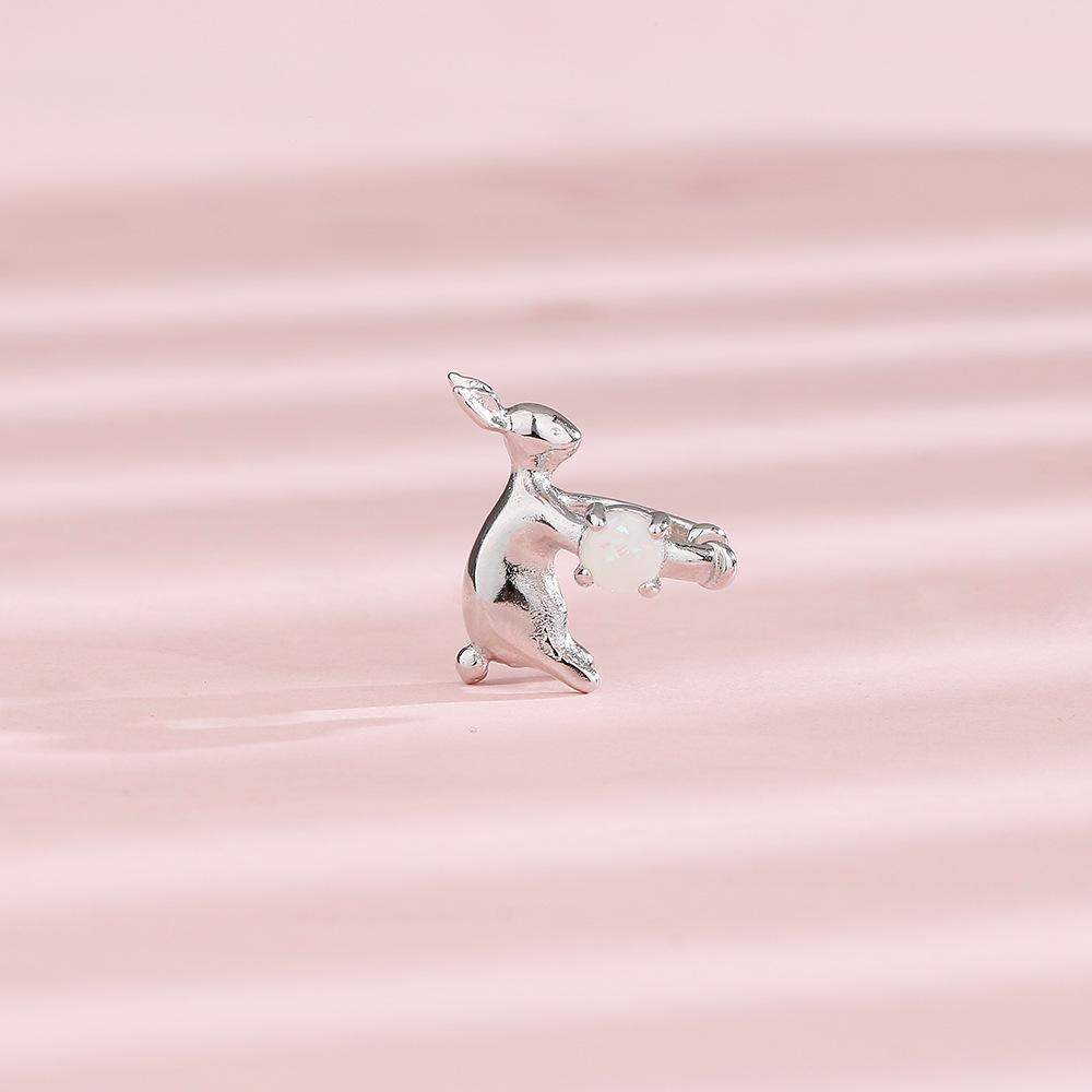 Клипса для ушей кролика на день рождения, год, объятия, без пирсинга ушей, спереди, кролик, безграничная удача, зодиак, кролик, ушная косточка, женская, вспышка, дрель, контур ушной косточки