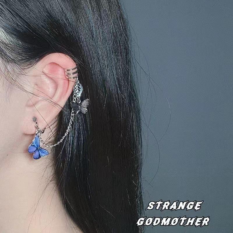 Snake-Shaped Ear Cuff: No Piercing Needed, Elegant 2024 Celebrity-Inspired Earrings.