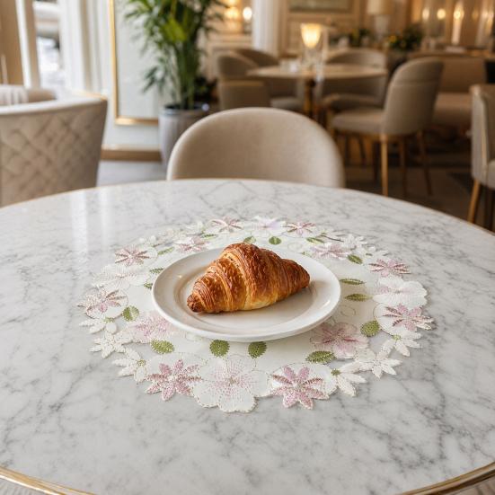 Fabric Placemat, with Hollow Embroidery Round Coasters, Foldable Protection from Heat Stains And Scratches Table Mat for Kitchen