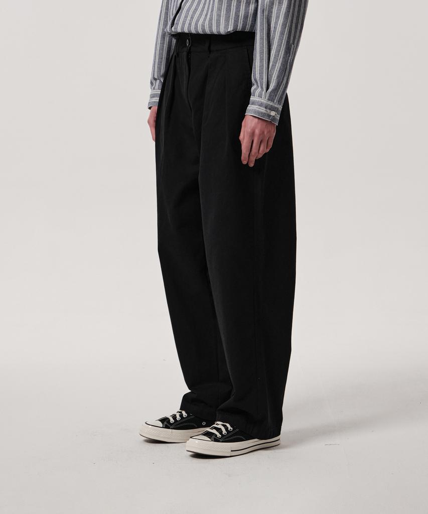 CONNECT KINLOCH Washed Cotton Loose Fit Two-Tuck Pants (Black)