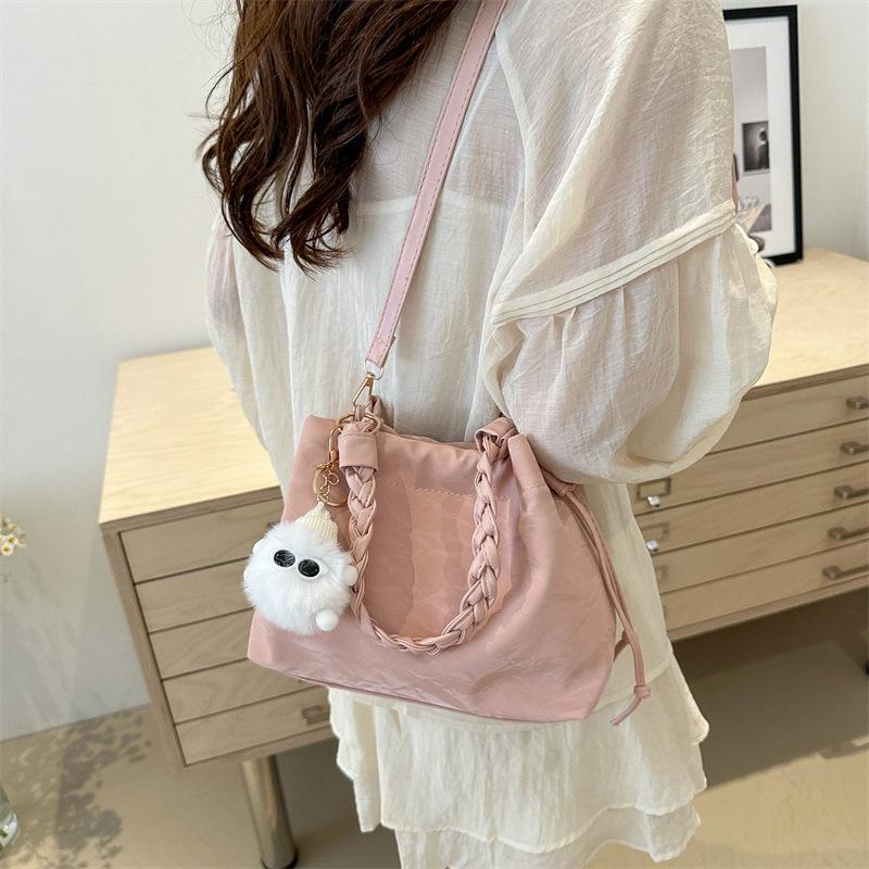 This Year's Popular Bag Women 2025 New Casual Versatile Messenger Bag Summer Out Small Bag Portable Bucket Bag