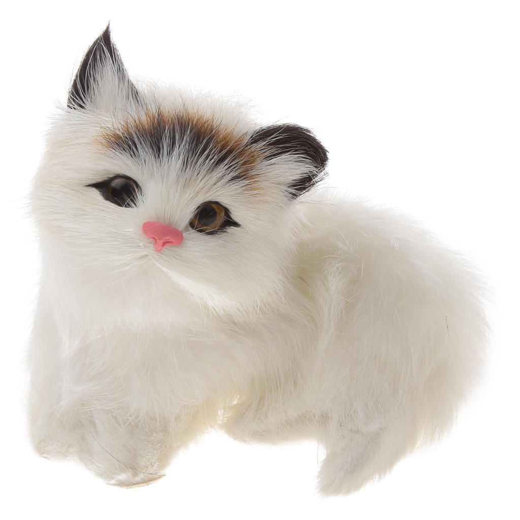 Милый реалистичный маленький сидящий кот с рамкой из настоящего меха пушистого животного