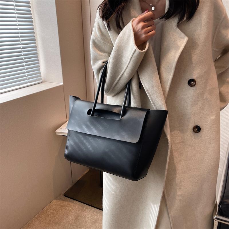 Premium Sense Large Capacity Women's Bag 2025 New Korean Version Handbag Bag Retro Commuter Tote Bag Versatile Shoulder Bag