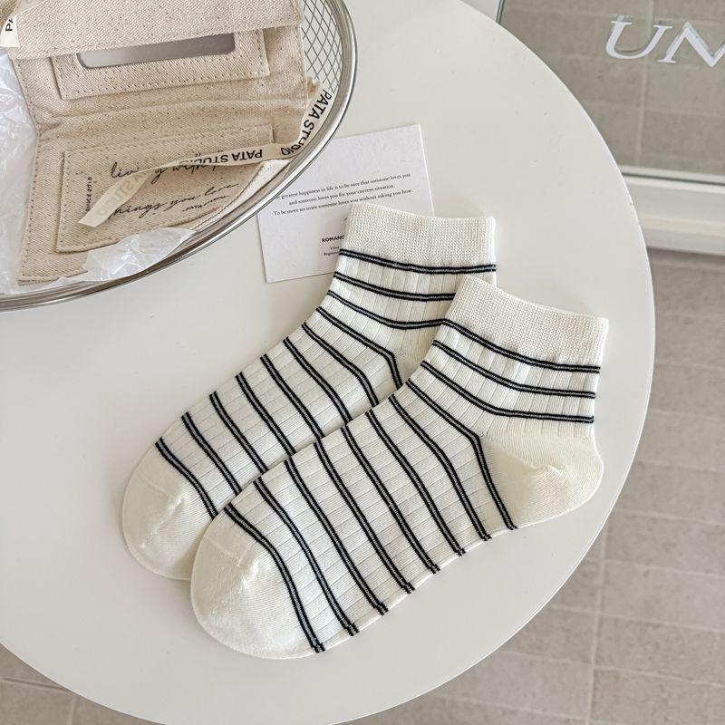 Korean Style Embroidered Bow White Cotton Women's Short Socks