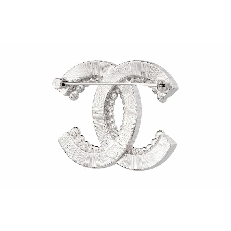 Chanel Классическая металлическая брошь с узором Double C Женский стиль