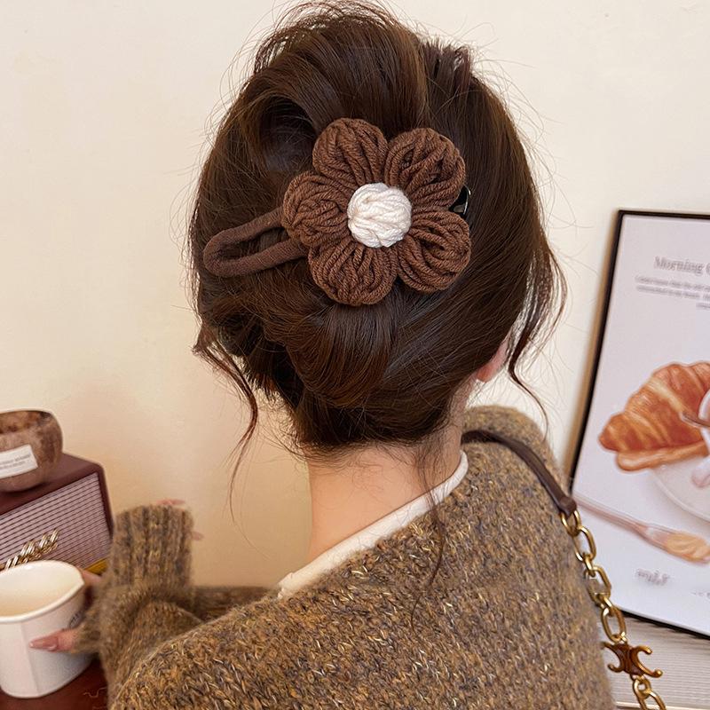 Vintage Large Plush Flower Hair Clips Girls Elegant Ponytail Braid Claw Hair Duckbill Clip Girls Headdress Gift