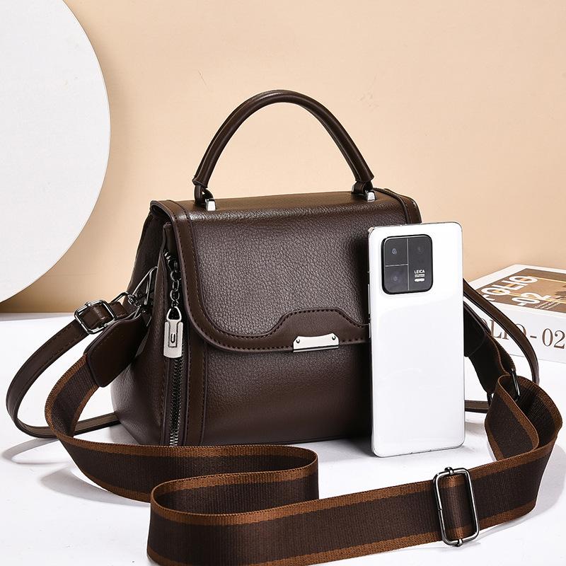 Женская сумка маленькая квадратная сумка 2025 новая универсальная большая вместимость портативная женская сумка модная плечевая сумка мессенджер женская