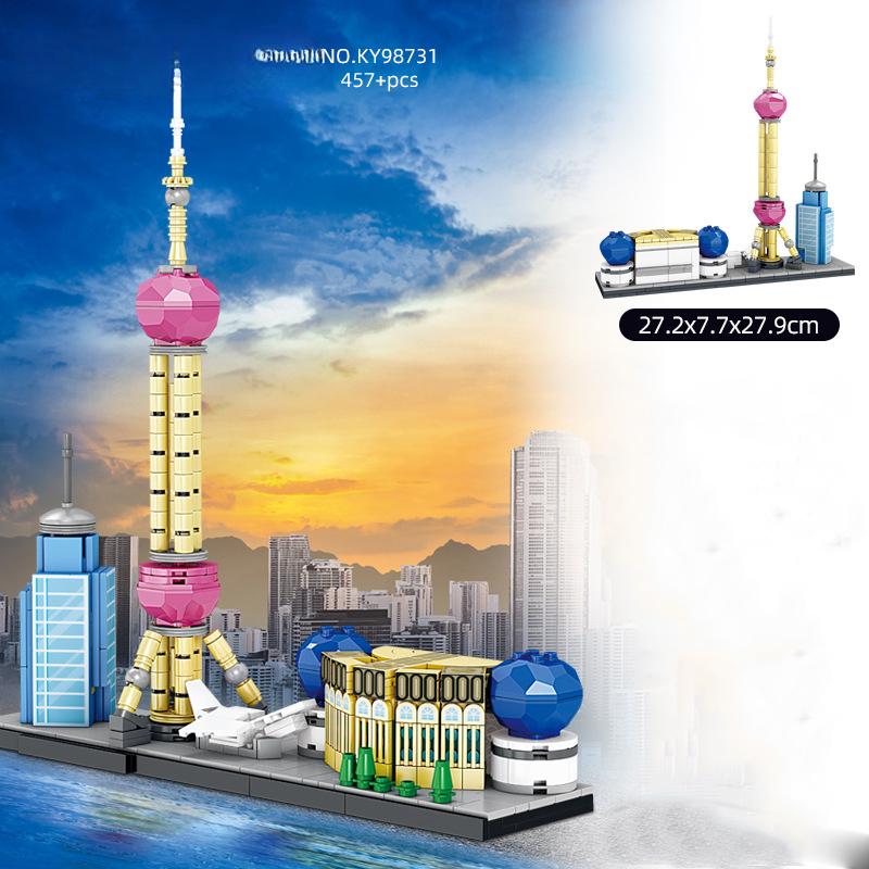 Креативные и интересные достопримечательности на набережной в Шанхае, Китай. Настольные украшения, строительные блоки, кирпичи, игрушки, подарки