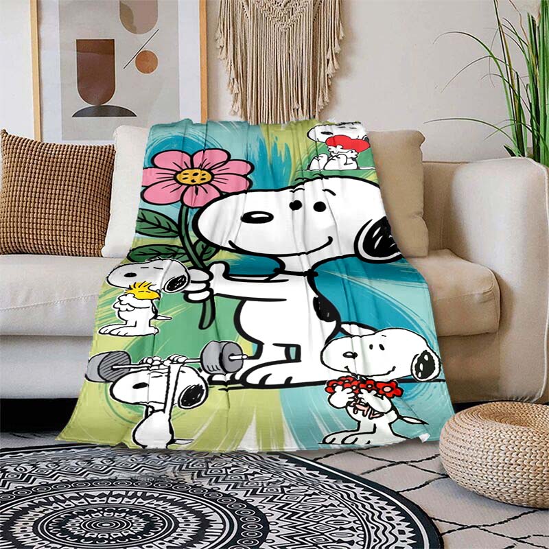This adorable 3D Snoopy cartoon flannel blanket is comfortable and soft, perfect for use in bedrooms, beds, sofas, picnics, and