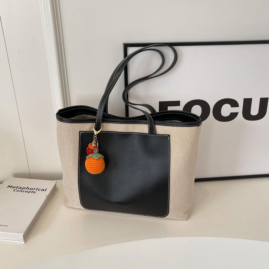 Холщовая сумка большой вместимости для женщин. Новинка 2024 года, осенне-зимняя повседневная универсальная текстурированная сумка через плечо для классных поездок на работу.