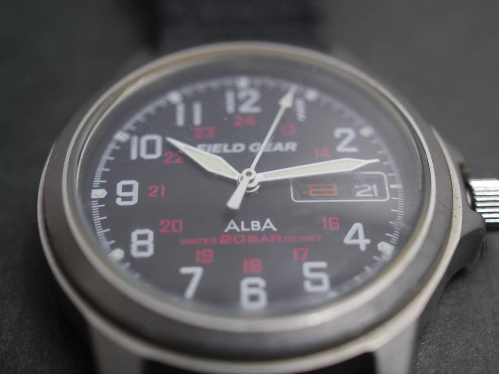 SEIKO ALBA FIELD GEAR Кварцевые часы Рабочее состояние 3 стрелки День-Дата V333-6A20 Мужские (AE50)