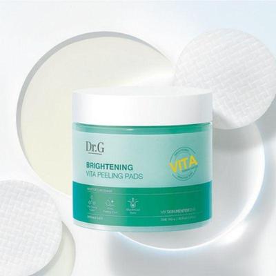 Осветляющий пилинг-пэд с витаминами Radiance & Smoothing Toner Pad 160 г (70 пэдов)