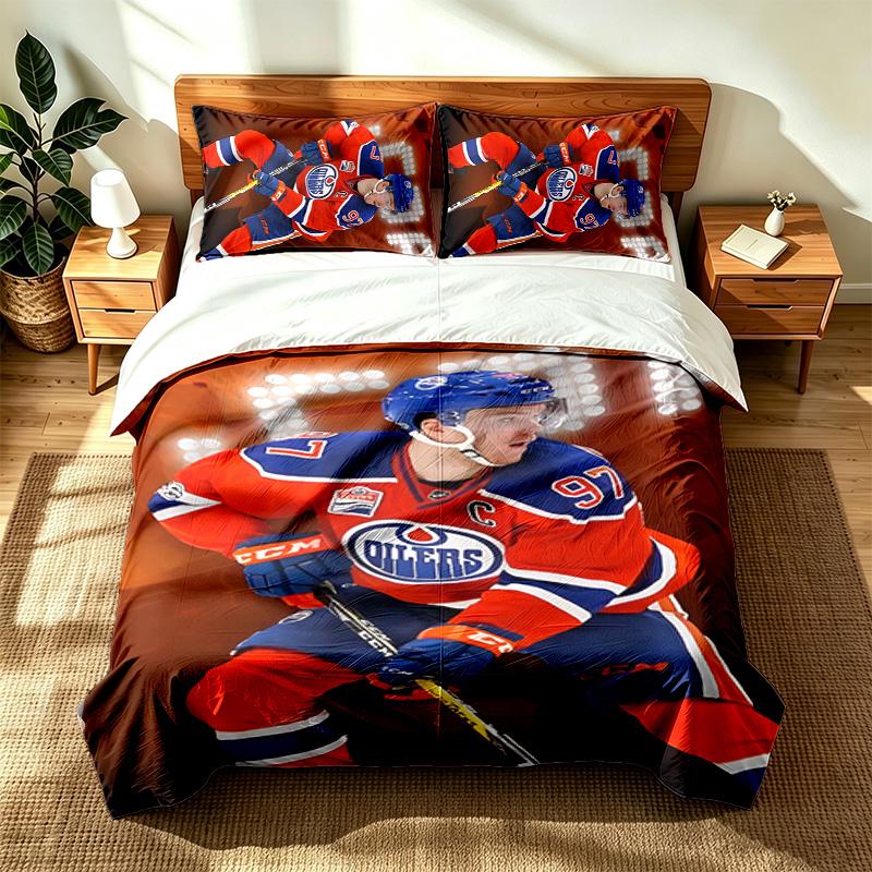 Edmonton Oilers (1) 3pc set suitable for master bedrooms soft and comfortable an ideal gift for family and friends Includes one duvet cover and two pi