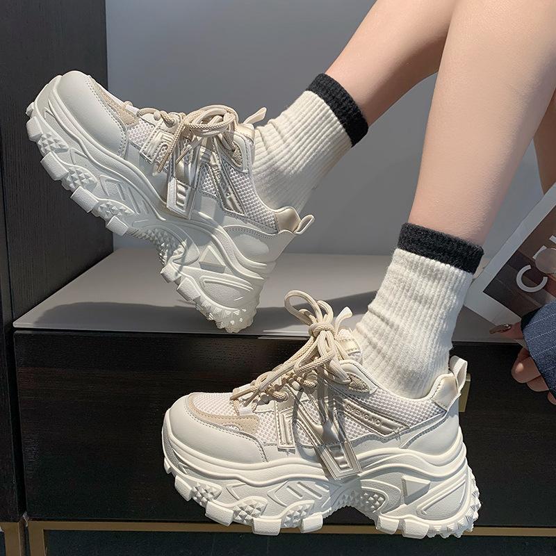 Настоящие кожаные громоздкие кроссовки женские весенние новые сетчатые на платформе увеличивающие рост повседневные кроссовки маленькие женские туфли