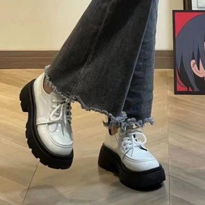 Туфли из кожи на толстой подошве с ремешками Туфли из кожи на толстой подошве с ремешками Обувь на заказ