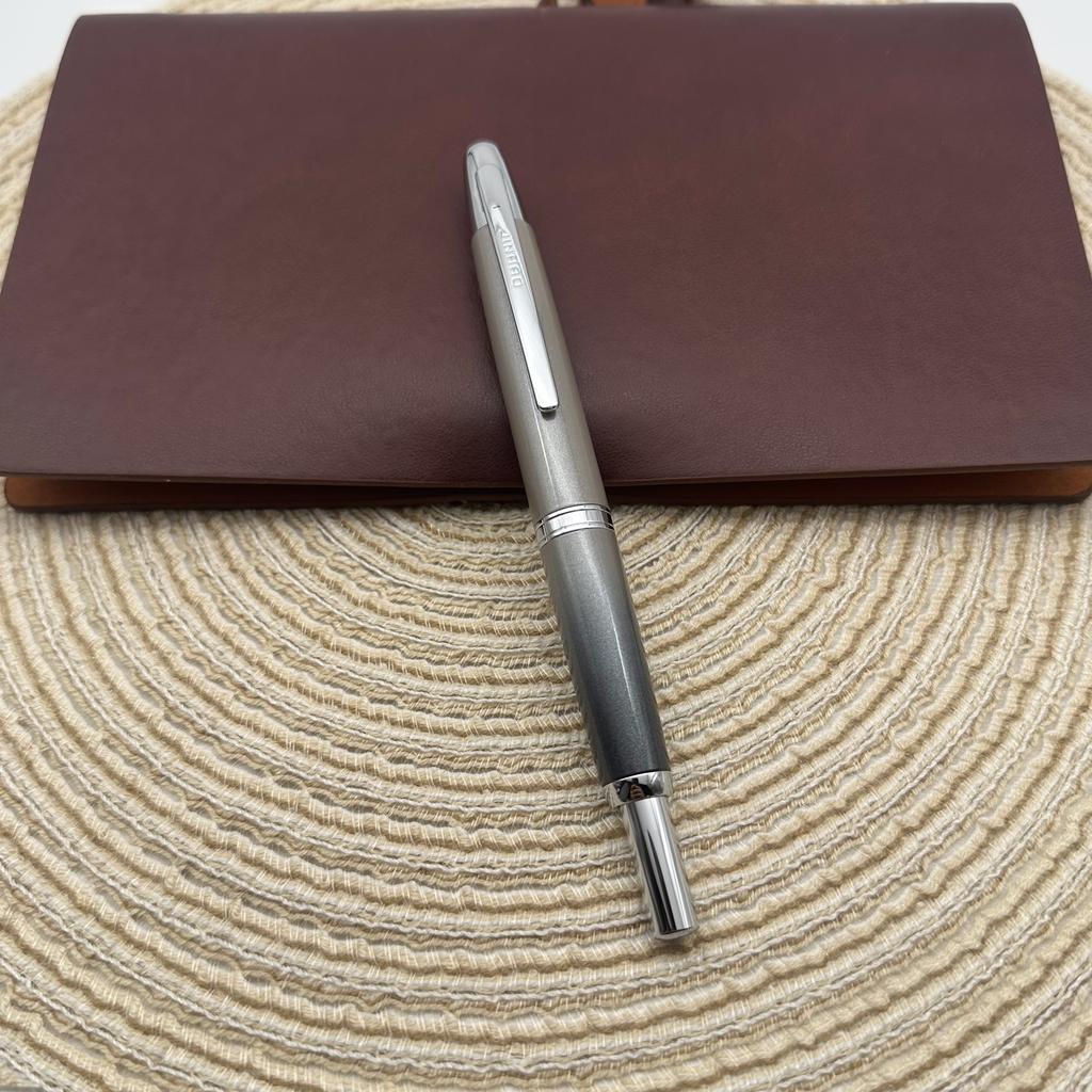 Новая поршневая перьевая ручка JINHAO 10, выдвижной наконечник EF/F, металлическая, матово-черная, с клипсой, чернильная ручка, конвертер для студентов, подарки