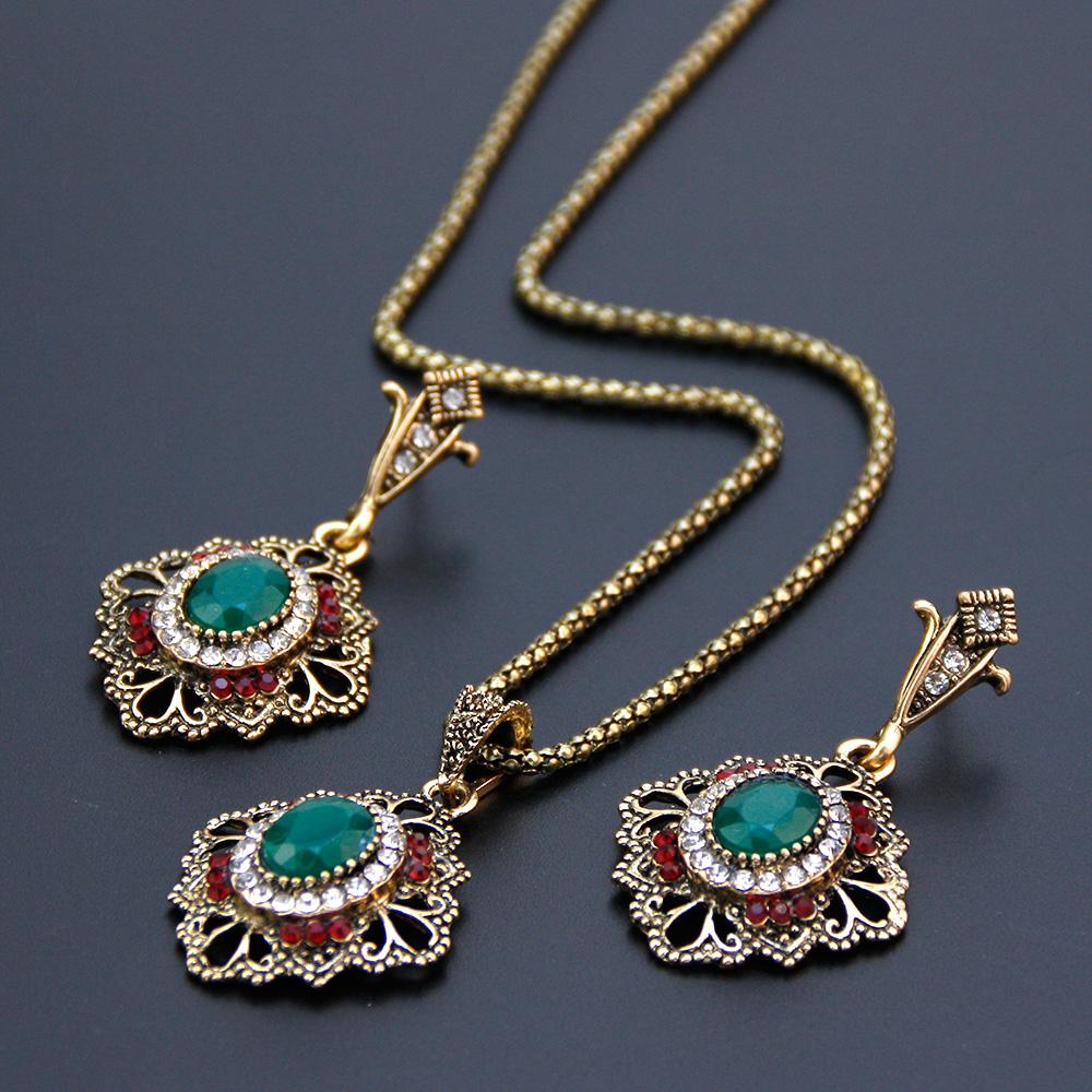 Vintage Bohemia Women Earring Necklace Sets Antique Gold Color Retro Jewelry Sets Bronze Pendant Necklace Set