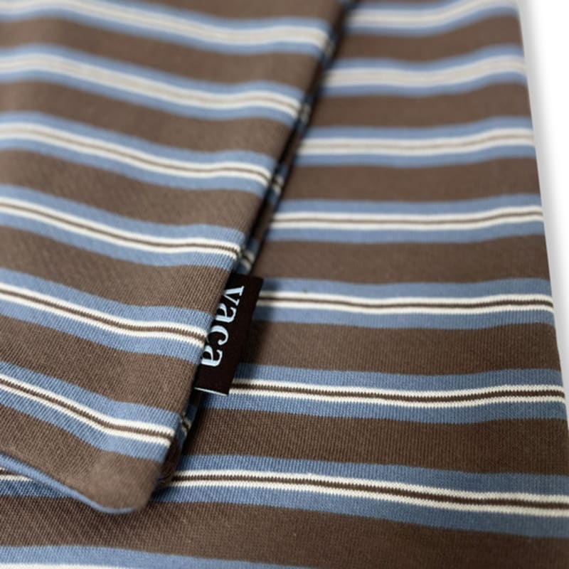 vaca. BROWN STRIPE MUFFLER