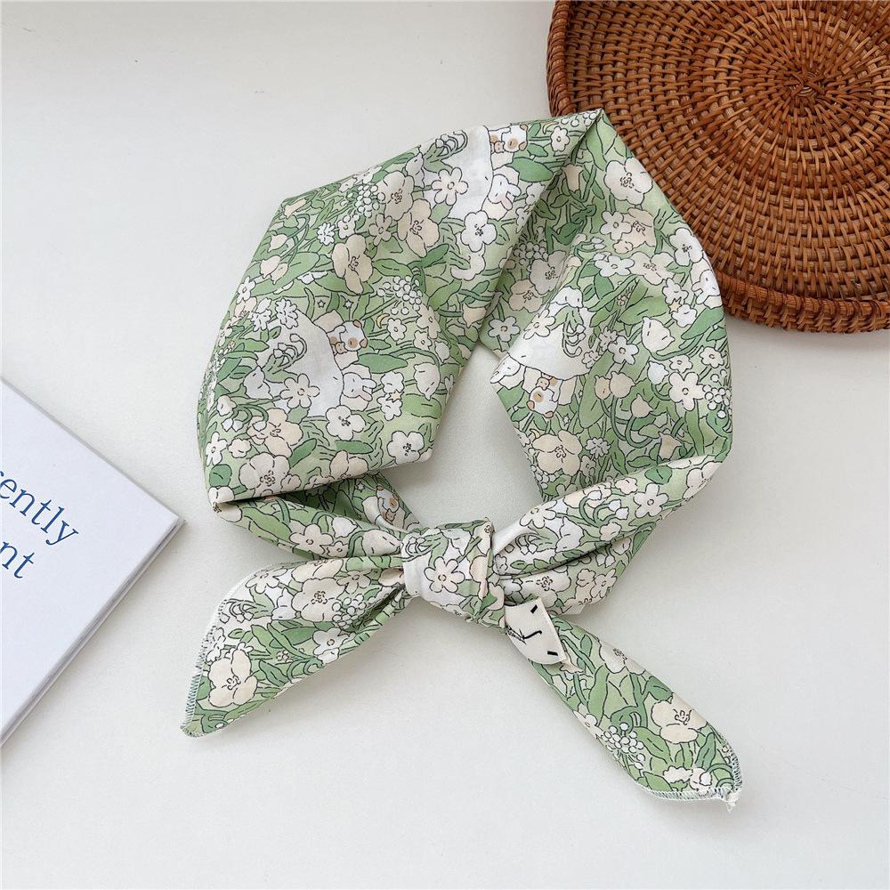 Silk-Blend Women's Square Scarf for Neck Protection - Ideal for Spring, Autumn, and Summer Outfits