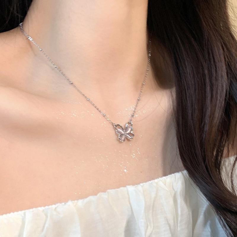 Strawberry Crystal Butterfly Necklace Women's Summer Sense Niche Design Collarbone Chain 2023 New Trendy Temperament Accessories