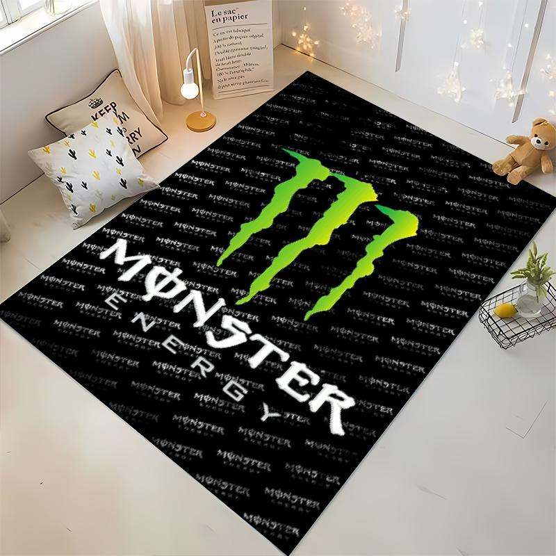 Коврик с логотипом Monster Energy на черном фоне. Нескользящий коврик, подходит для гостиной и спальни, под диваны.