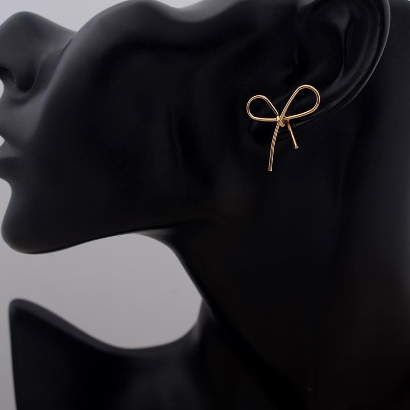 Girls Sweet Bow Knot Earrings Metal Hollow Out Golden Stud Earrings for Women Wedding Party Simple Jewelry Accessories