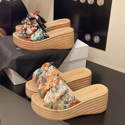 Платформенные шлепанцы женские летние новые сандалии на танкетке с бантом повседневная свободная обувь