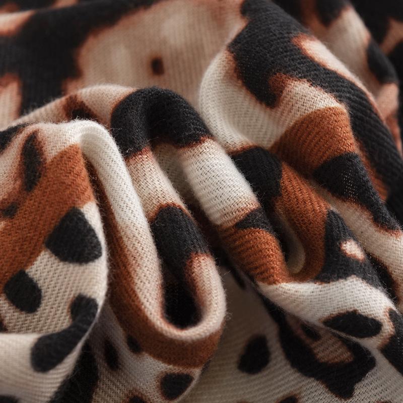 New Autumn and Winter Leopard Print Scarf Fashionable and Versatile Commuting Cold Warning Neck Scarf Extended Warm Printed Shawl