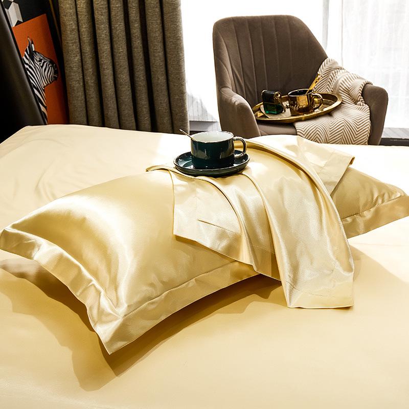 Luxurious Mulberry Silk Pillowcase - Soft, Breathable, Smooth, and Beauty-Enhancing High-Value Pillow Cover.