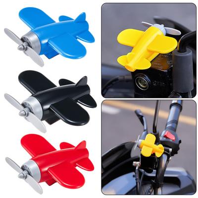 Вращающийся самолетик, украшение для автомобиля, центральная консоль, освежитель воздуха, динамическая вращающаяся приборная панель и аксессуар для шлема для автомобилей, мотоциклов, велосипедов