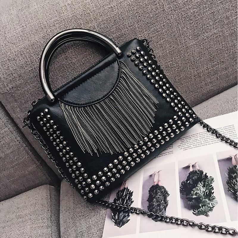 Jierotyx Винтажная женская сумка с кисточками на плечо, готические кошельки и сумки с шипованным ремешком через плечо, кожаная сумка