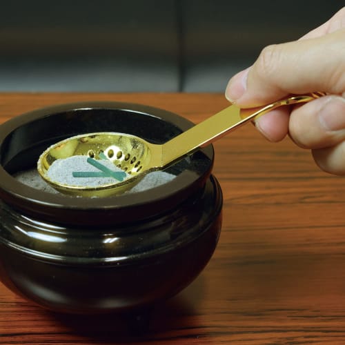 Fine Angled Ash Remover for Incense Burners, Incense Stick Holders, Ash Levelers, Ash Sifters, Ash Removers, Perforated Buddhist Altar Accessories (Go