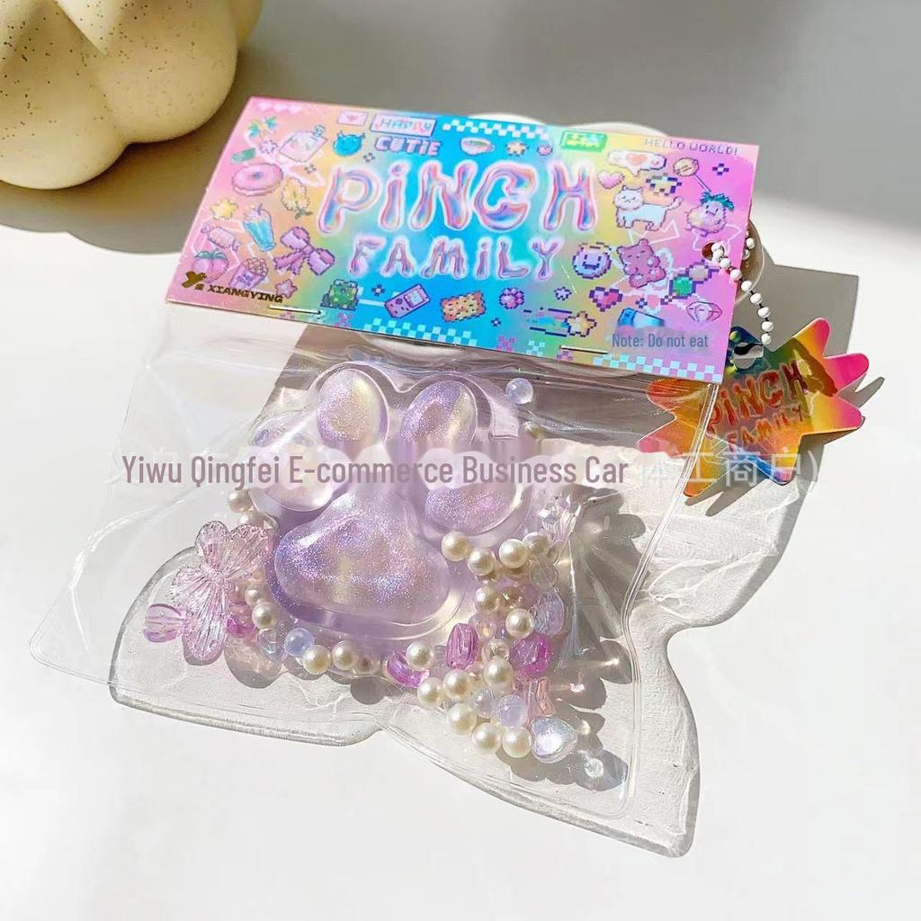 Медленный отскок плюшевой кошачьей лапы декомпрессионная игрушка симуляция